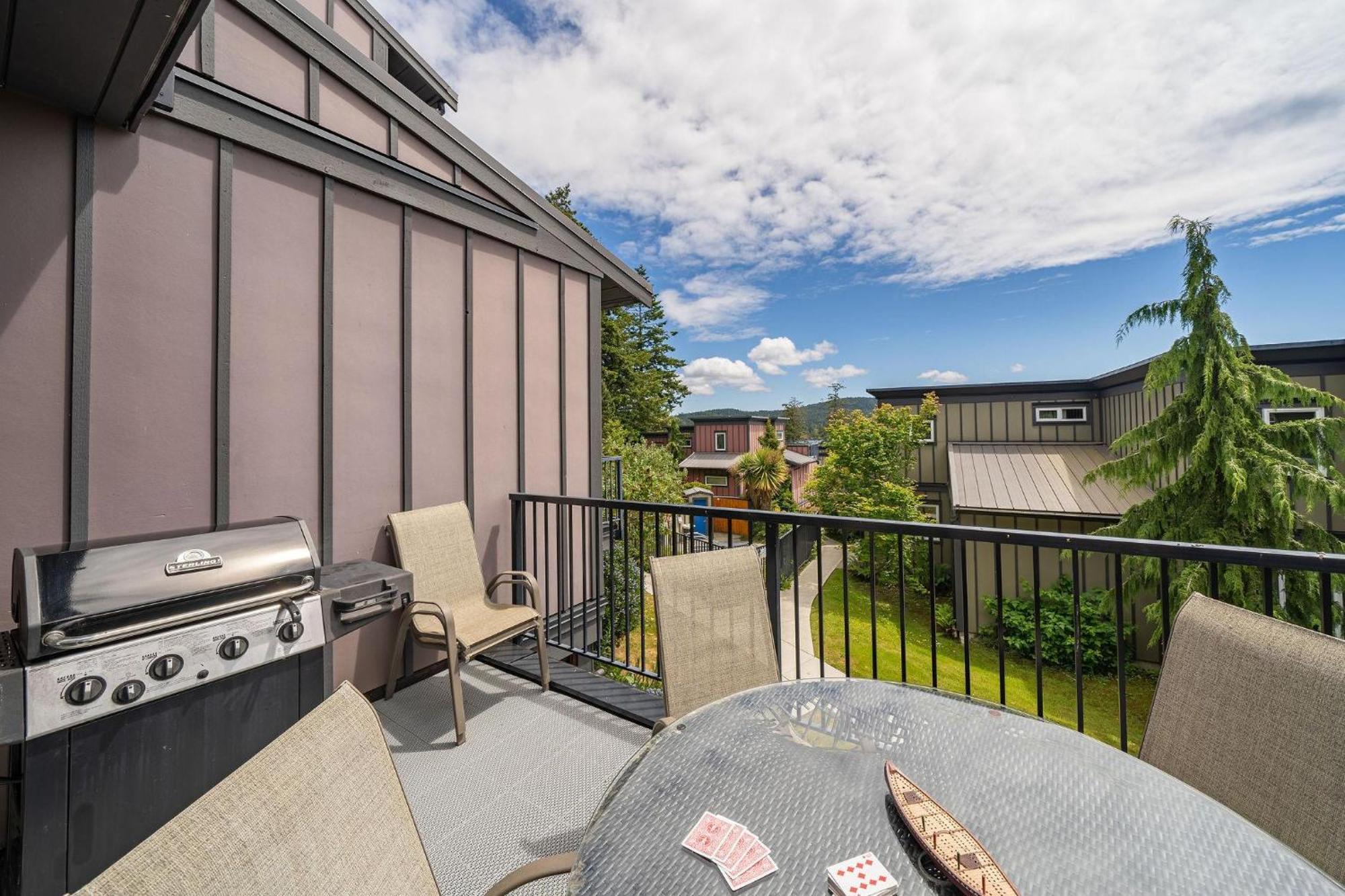 Sooke Harbour Resort & Marina Экстерьер фото
